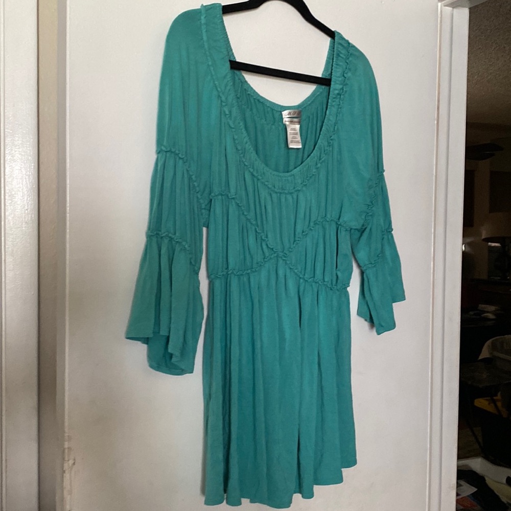 MSRP Ladies Flowing Top Beautiful Turquoise